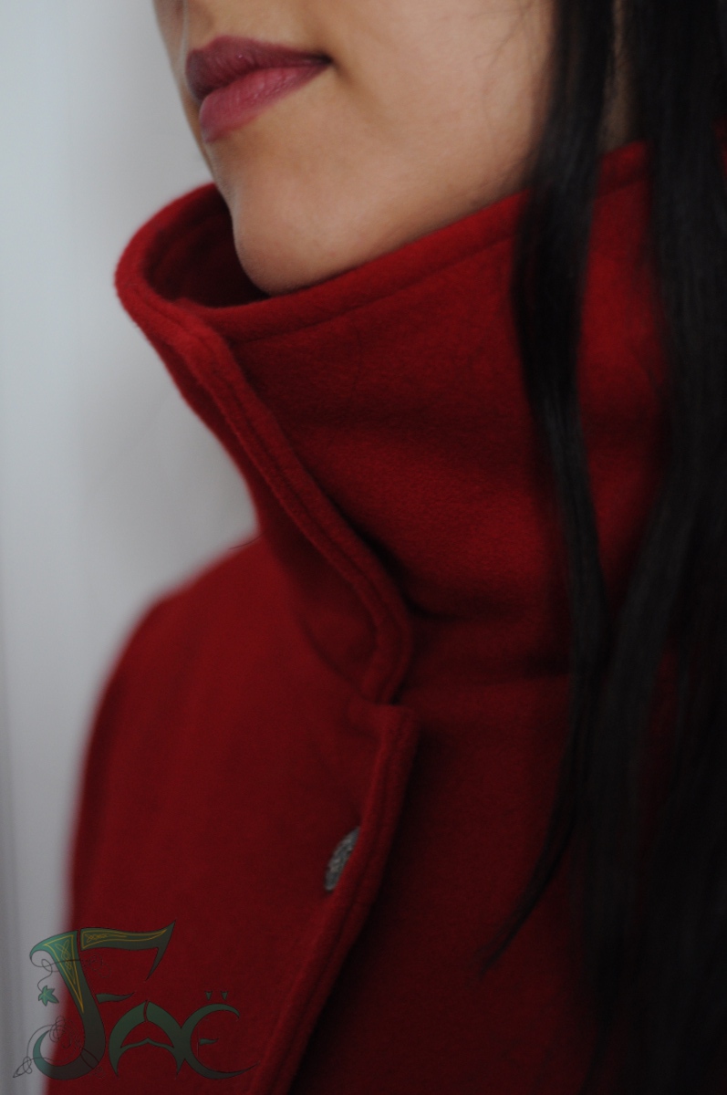 Manteau de laine rouge